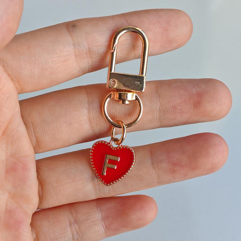 1PC Heart Shaped Gift 26 English Letters Design DIY Keychain Marker Love Keychain Creativity Lobster Buckle Red Metal Party