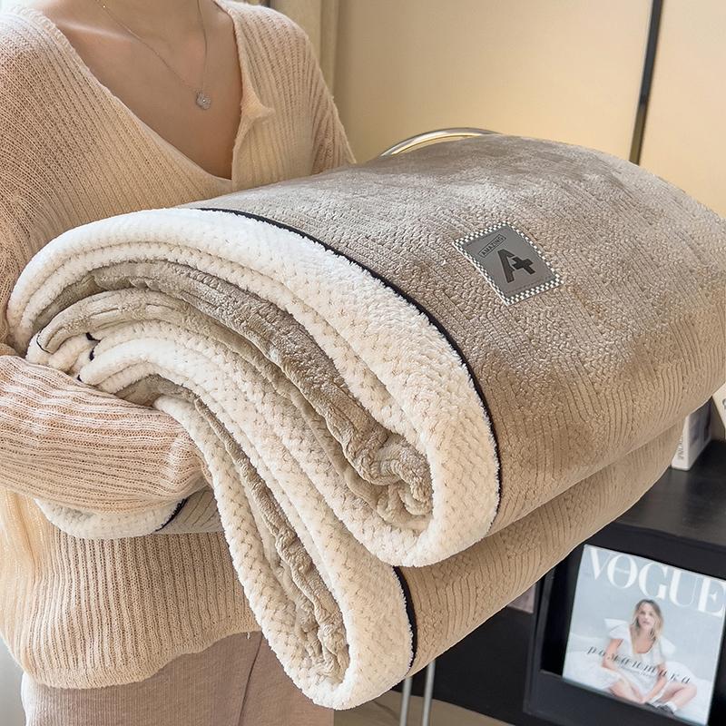 Белый вязаный бархатный плед Мягкий, приятный к коже, теплый флисовый плед Всесезонное многофункциональное стеганое одеяло для сна, дивана