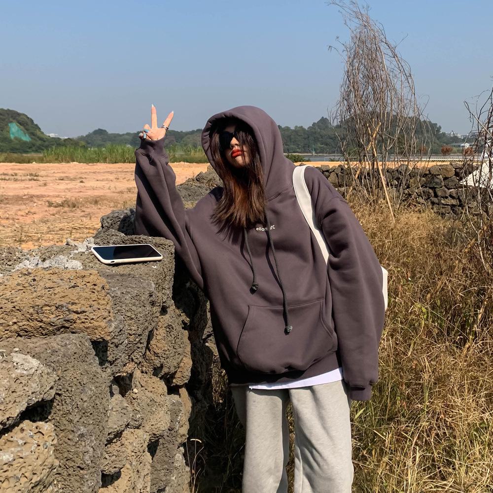 Женская плюшевая толстовка с капюшоном: Корейский трендовый свободный крой с буквенным принтом, идеально подходит для осени и зимы