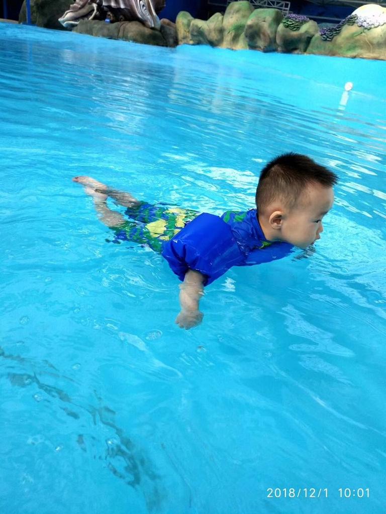 Rooxin Детские надувные нарукавники Жилет для плавания для малышей Нарукавники из пены Буй для младенцев Лучше, чем надувные круги для обучения плаванию