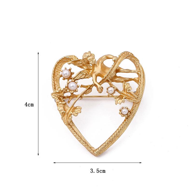 Металлическая брошь в стиле барокко: Винтажный европейский и американский дизайн для высокой моды