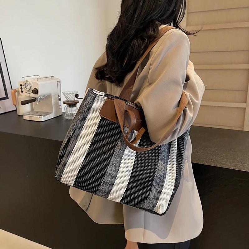 High-capacity Feminine Striped Canvas Bag New Pattern Fashionable Color Collision Travel Bag Versatile