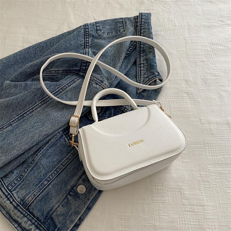 Модная нишевая дизайнерская маленькая сумка женская 2024 новая личность красивая простая сумка-мессенджер осенняя портативная маленькая квадратная сумка