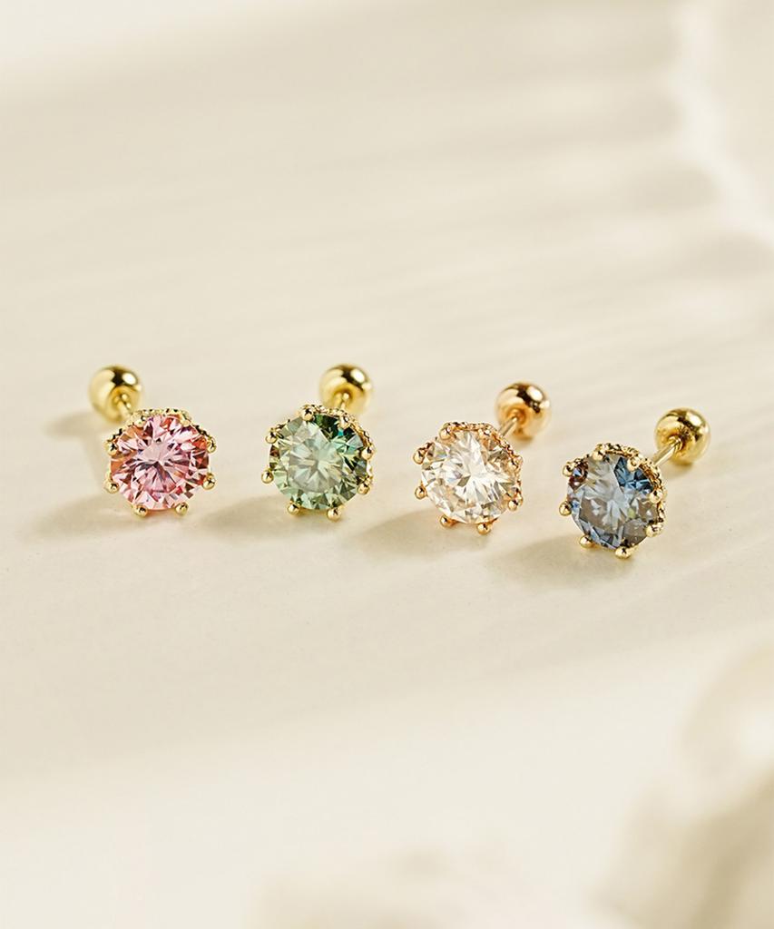 Минималпирсинг Серьги-гвоздики 'Королева' с бриллиантом Муассанитом 14K