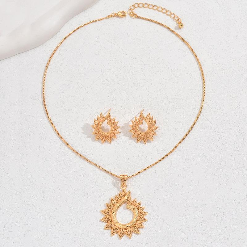 BLINGBAY Women's Jewelry Set Sweet Romantic Fashion Retro Wedding Hyperbole Accessories Sun Flower Earrings Necklace Set Girls Modern Jewelry Gift