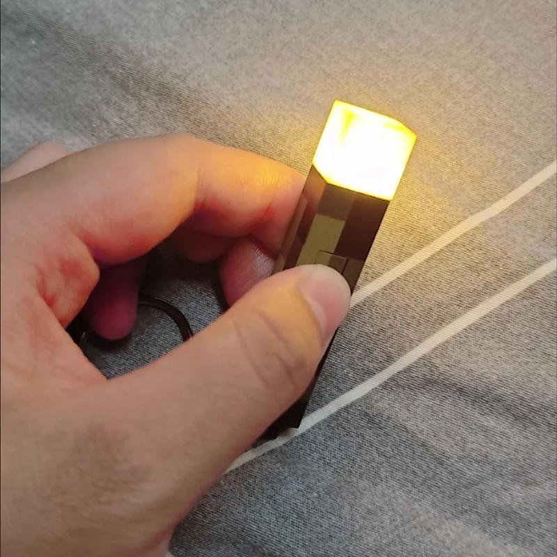 Светящийся в темноте аниме геймерский брелок-фонарик USB перезаряжаемый мини-фонарик брелок подвеска на рюкзак детские подарки