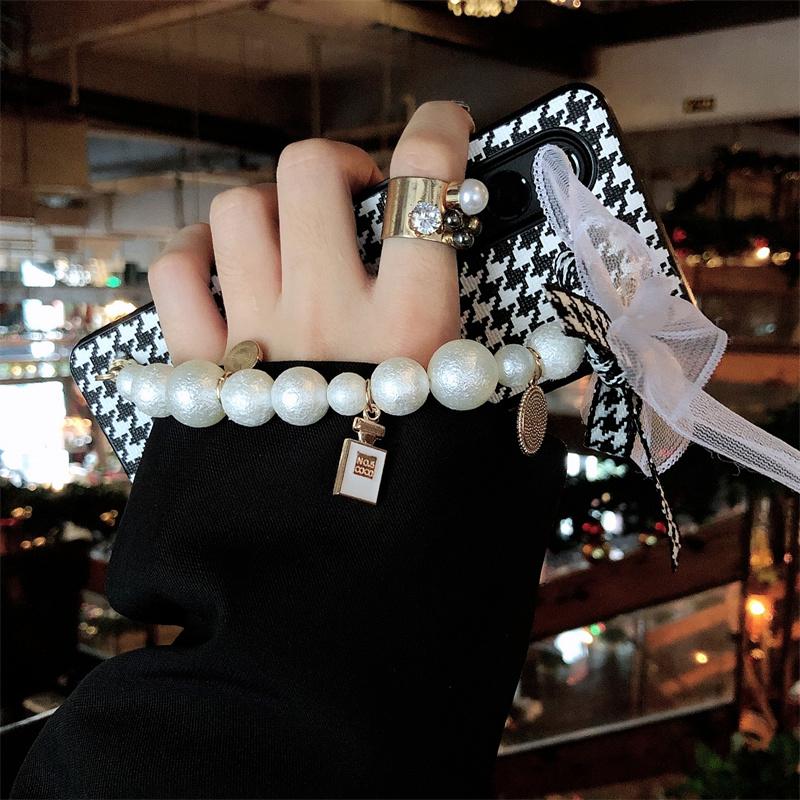 Woman Lattice Pattern Cloth Bracelet Phone Cover For Samsung Galaxy Z Fold 3 5g Zfold 4 Houndstooth Printed Pu Leather Hard Case