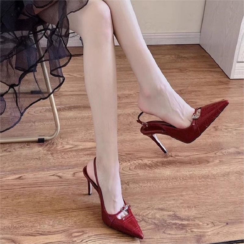 Черные лакированные туфли на высоком каблуке женские летние туфли 2025 года, новые европейский и американский темперамент, туфли с сумкой на голове, одинарные туфли с пустым тонким каблуком сзади, босоножки на высоком каблуке