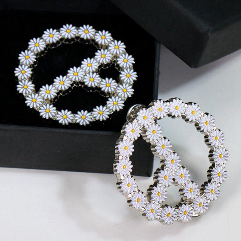 Симпатичные металлические значки Bigbang G-Dragon с белым цветком ромашки, весенние эмалированные броши на лацканах для женщин и девочек