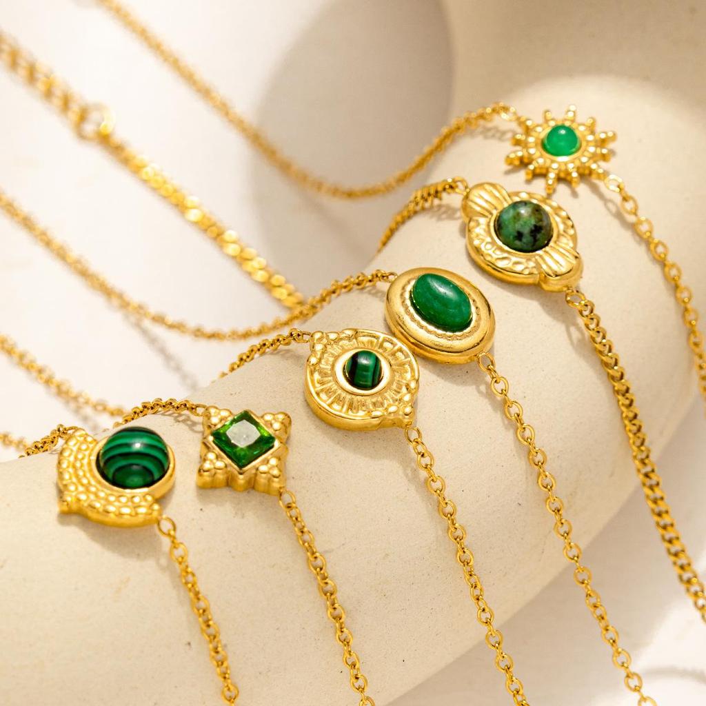 Браслет из титановой стали в стиле ретро-дворца с покрытием из 18-каратного золота и натуральным изумрудом для женщин