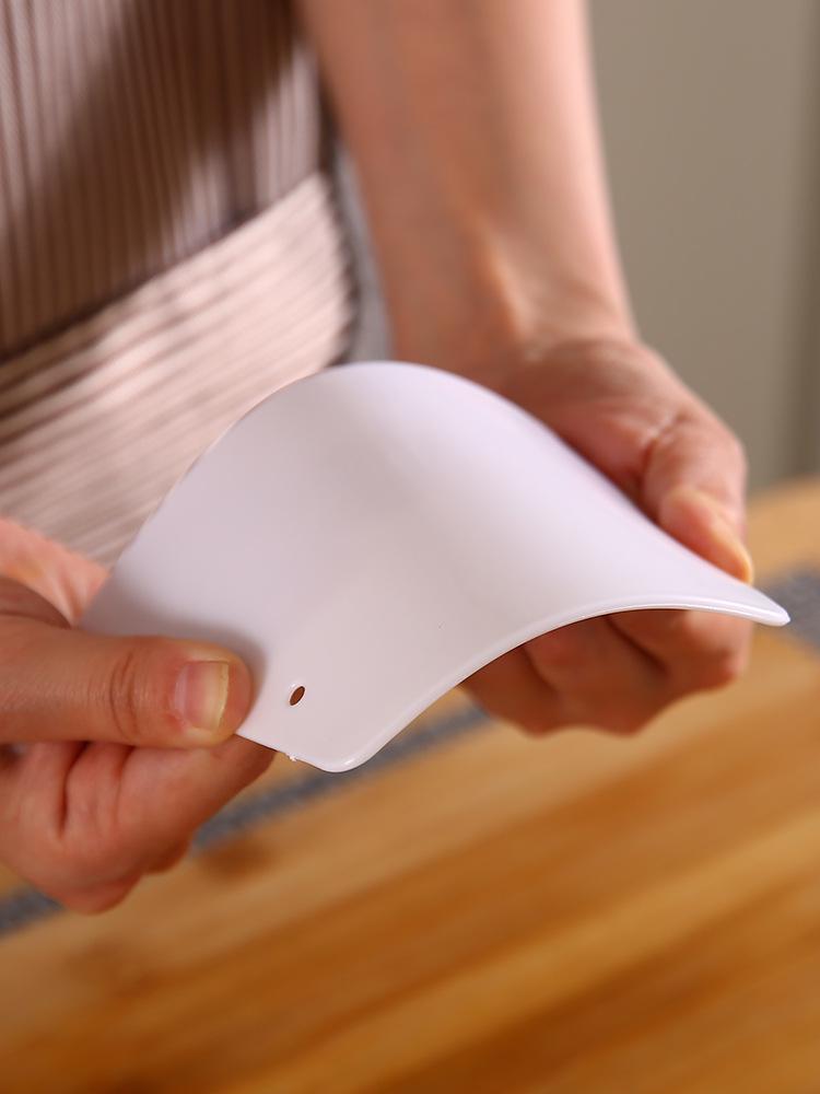 Резак и скребок для теста: Пластиковый инструмент для выпечки торта, крема, масла и хлеба