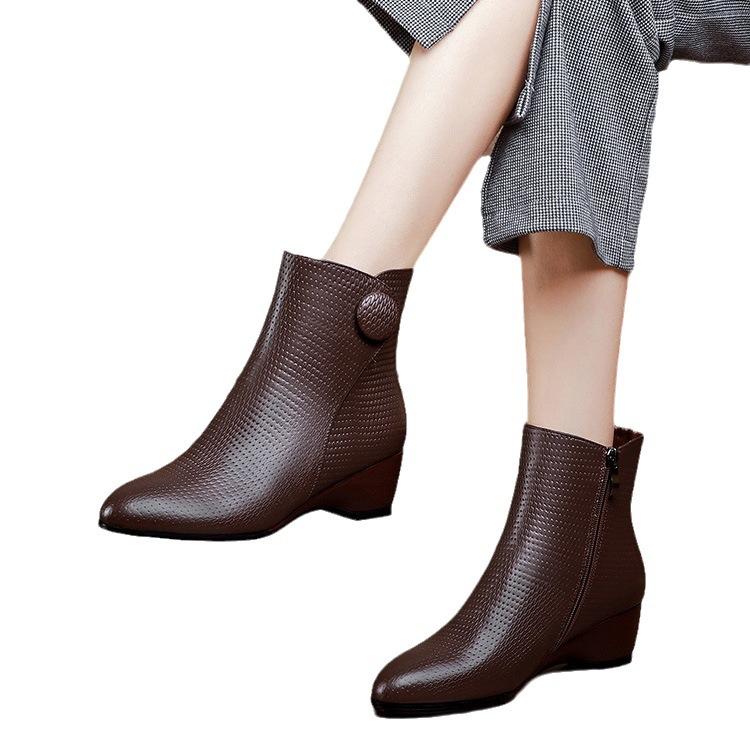 Весенние, осенние и зимние кожаные ботинки для мам на танкетке с мягкой боковой молнией, короткие ботинки с круглым носком и мягкой подошвой, женская обувь