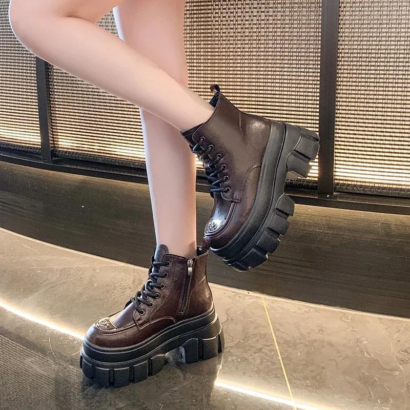 Модные женские кожаные ботильоны 9 см Новые 2024 Осень Зима Плюшевые Теплые Массивные Ботильоны Клиновидные Каблуки Мотоциклетные Ботинки Молния Черные Меховые Туфли