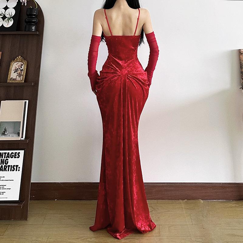 Осенне-зимнее женское однотонное облегающее платье с высокой талией и V-образным вырезом на бретелях-халтерах