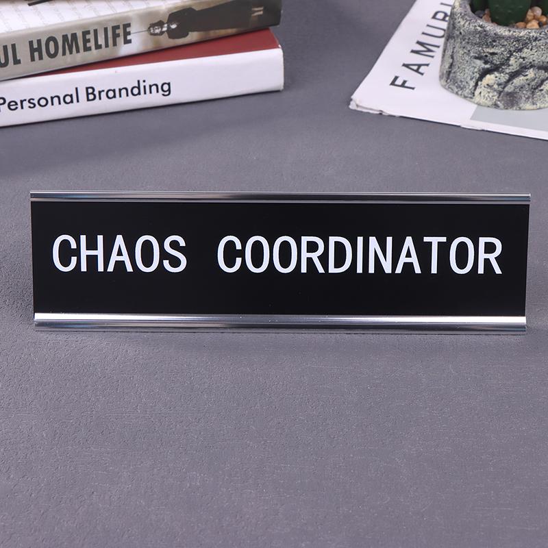 Карточка должности Координатор хаоса Офисный декор Настольная табличка Смешные таблички Рабочие принадлежности для женщин Металлическая именная табличка