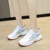 Модная повседневная спортивная женская обувь 2024 года, весна, новые минималистичные сетчатые дышащие универсальные вулканизированные туфли, кроссовки на платформе