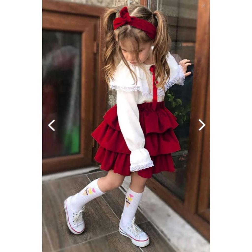 Девушка в юбке с оборками С оборками на кружеве Кружево сверху 2909