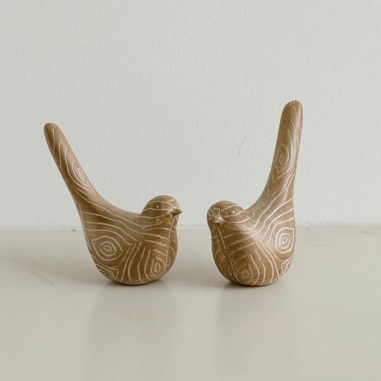 Natural Style Bird Table Decor Resin Ornaments, Retro Wood Color Figurine, Handmade Carved Artistic Sculptures Decorative Statue for Country Farmhouse