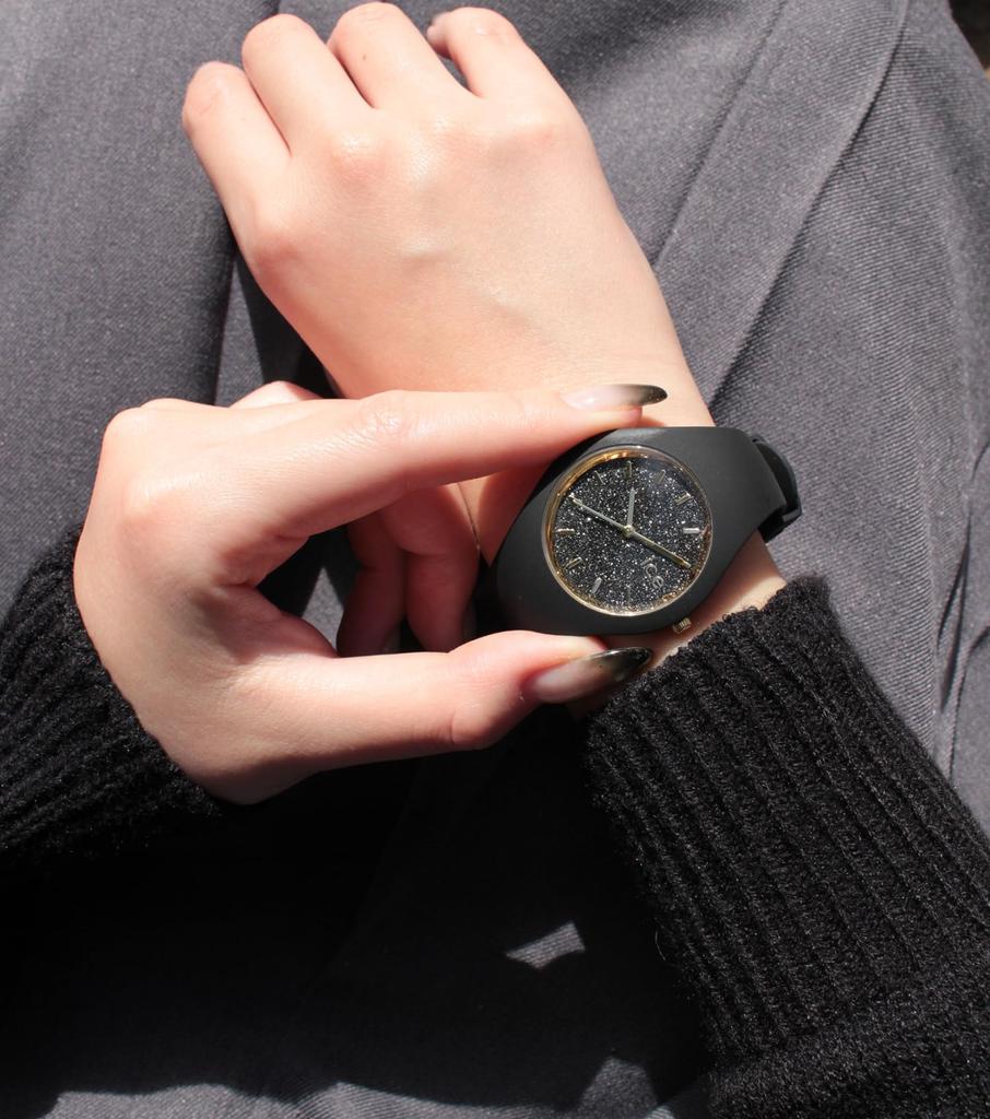 Authorized Distributor Ice Watch Watch 024520 Black Small Plus 37mm 3 Hands [Ice-watch] Women's [ICE Glitter]