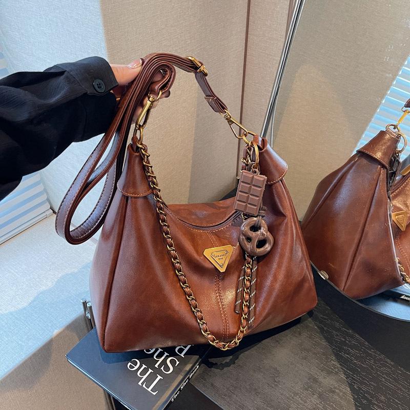 Сумка большой вместимости женская осенне-зимняя универсальная 2025 новая простая на плечо кроссбоди мягкая женская сумка-тоут для поездок на работу