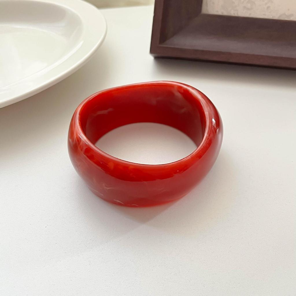 Exaggerated Irregular Geometric Resin Bracelet for Women - Fashionable Wide Bangle