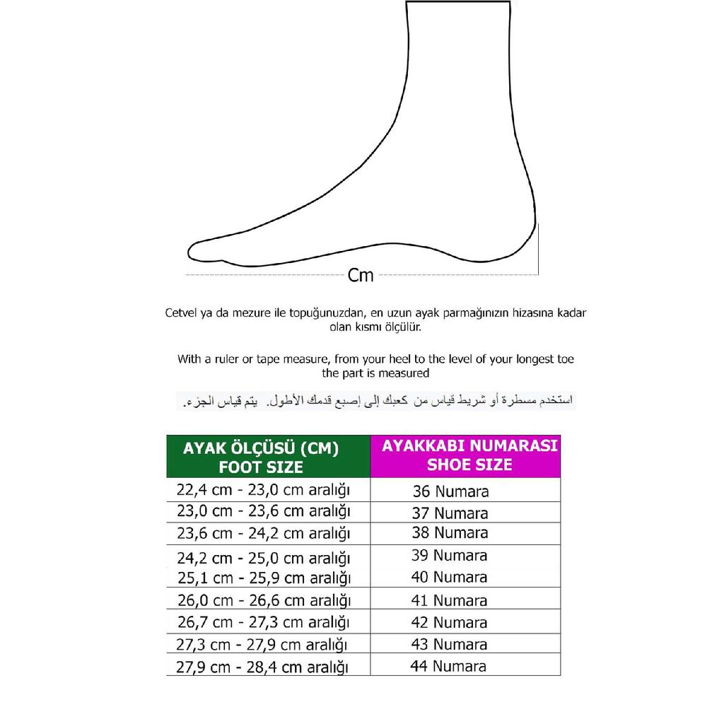 Спортивные кроссовки черные белые