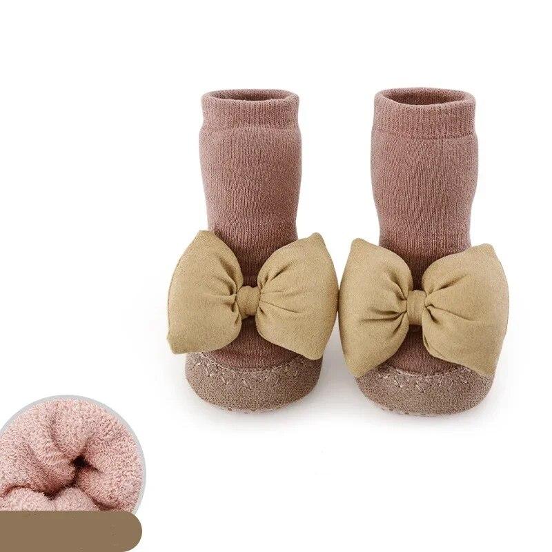 1 пара носков для новорожденных, корейская модная нескользящая обувь до икры с бантом для маленьких девочек, осенне-зимняя хлопковая обувь для первых ходунков
