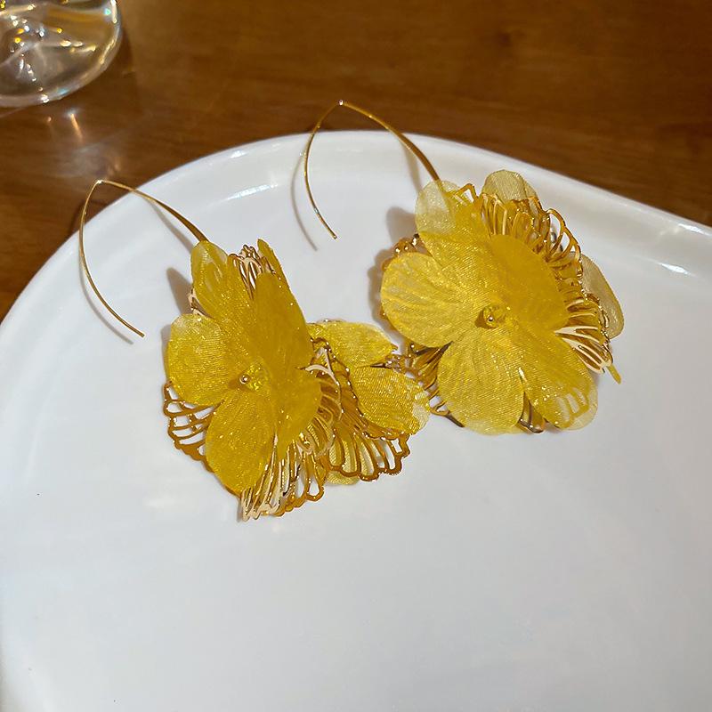 Богемные розовые серьги-кисточки с цветком из бисера и жемчуга