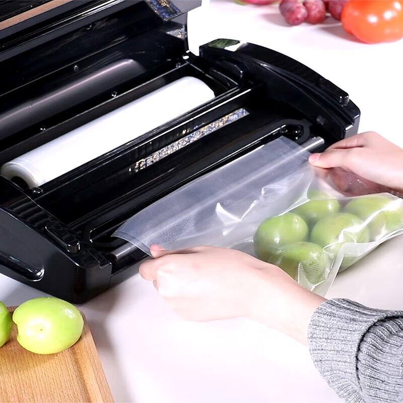 Deli 14915 Вакуумные пакеты-рулоны для пищевого вакуумного упаковщика Вилка CN (адаптер в комплекте)