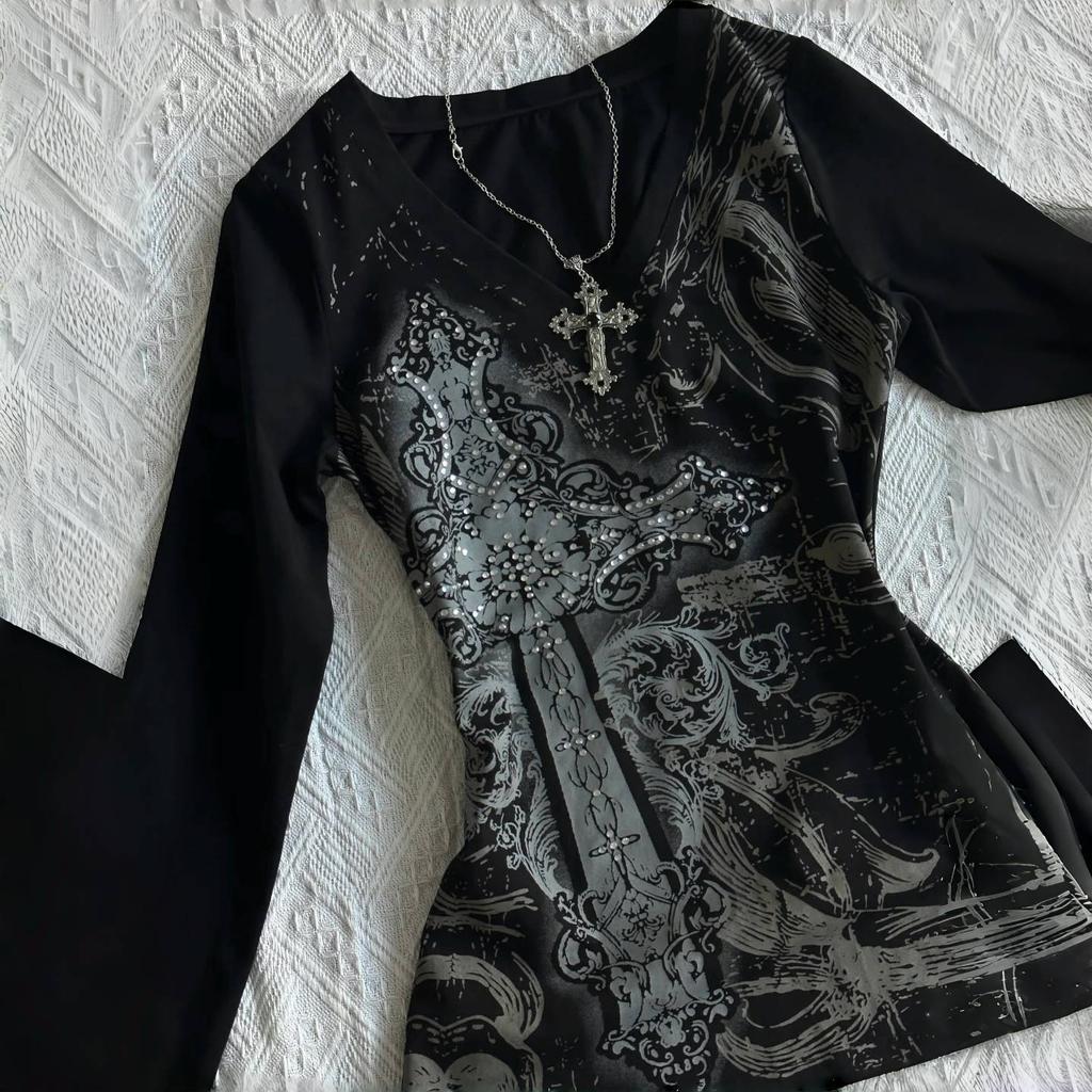 VAYLA Vintage Gothic T-shirts Y2k Black Punk Graphic T-shirt Grunge Retro Sexy V-neck Cotton Tees Aefashion Clothes Harajuku Top