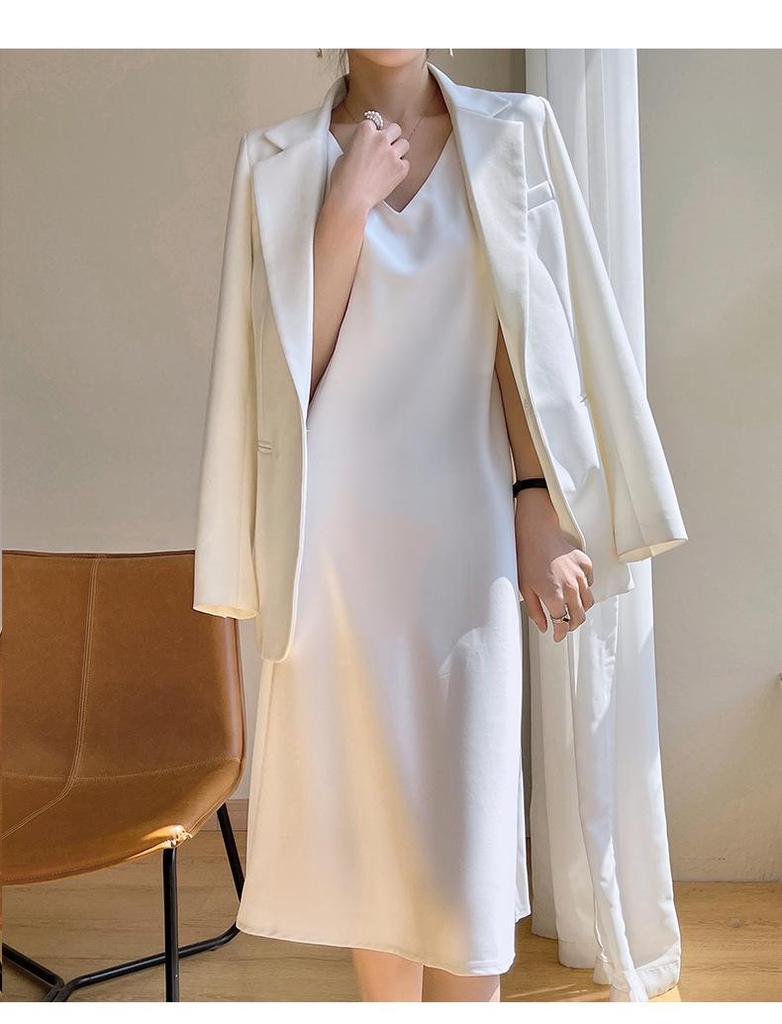 Черное атласное платье-комбинация А-силуэта без рукавов – Женское летнее платье длиной выше колена