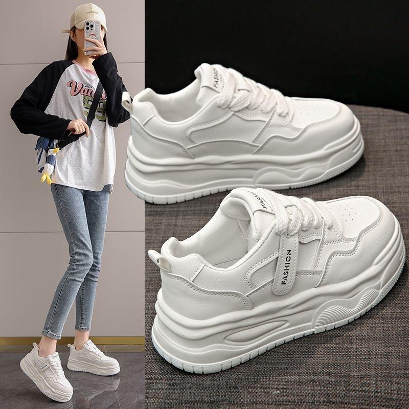 Популярные маленькие белые туфли женские 2024 весна новые кексы толстая подошва увеличивающая рост маленькие женские туфли спортивная и любительская обувь для серфинга прилив