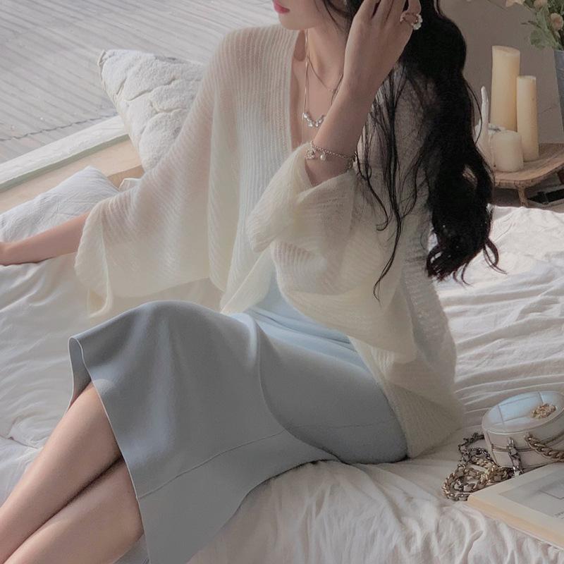 Верхняя одежда из мохерового белого вязаного кардигана с ленивым и нежным дизайном в корейском стиле для весны и лета. Повседневный солнцезащитный топ.