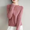 Новый трикотажный свитер с круглым вырезом для весны и осени для женщин сочетается со свободным свитером в качестве непринужденного базового слоя.