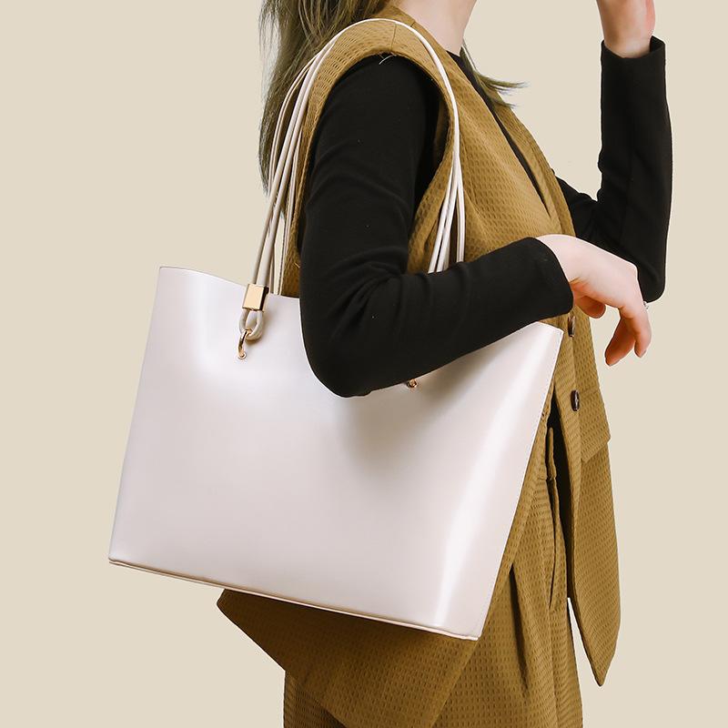 High-grade Women's Bag Autumn and Winter Fashion All-in-one Large Capacity Shoulder Underarm Commuter Tote Bag