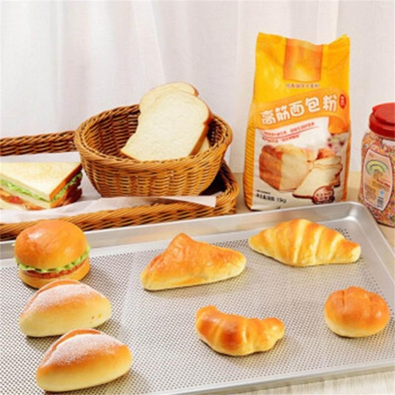 2Pcs Perforated Bakings Tray Aluminum Sheet Cake Pans Heat Resistance Bakewares NonStick Pizza Pans for Oven Toaster Bakings