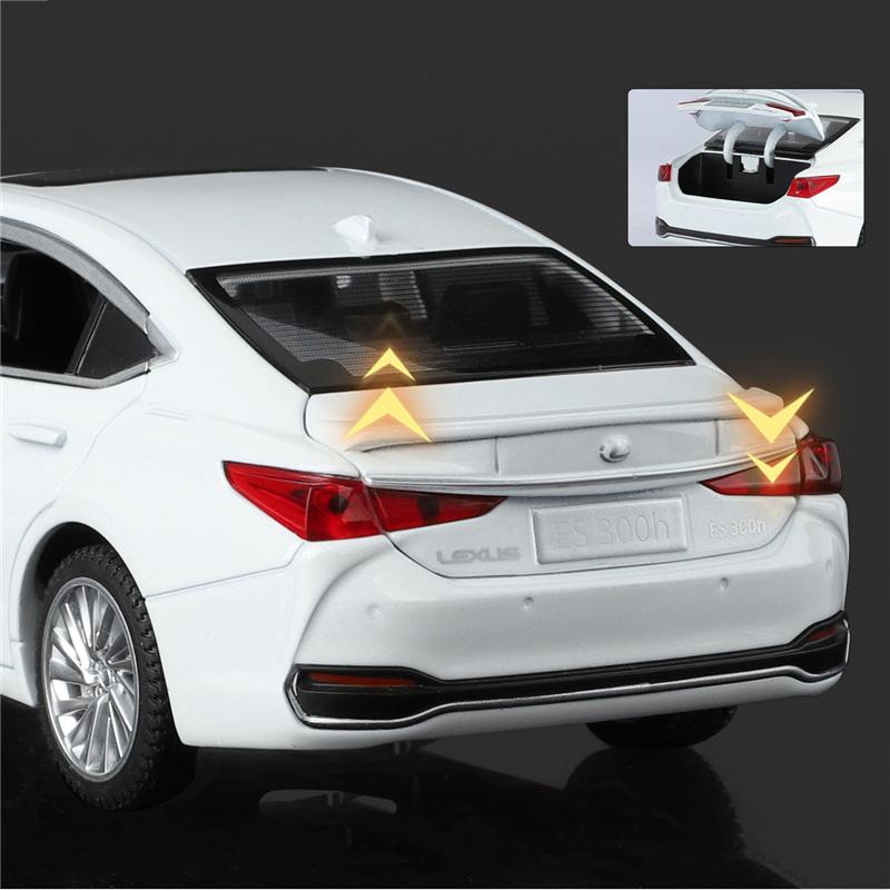 1/24 Lexus ES300h Металлическая модель автомобиля Diecasts Металлические Luxy Vehicles Модель автомобиля Высокая симуляция Звук и свет Коллекция Детская игрушка Подарок