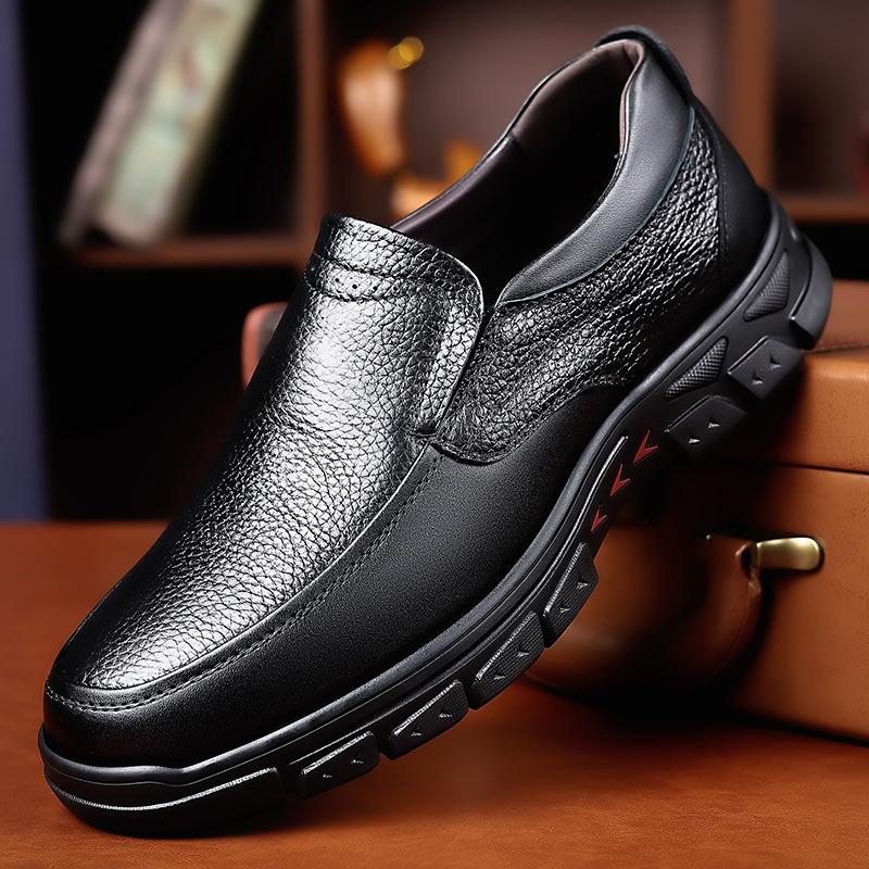 Leather Shoes Men's 2025 New Middle-aged Men's Business Casual Leather Shoes Men's Soft-soled Dad Shoes