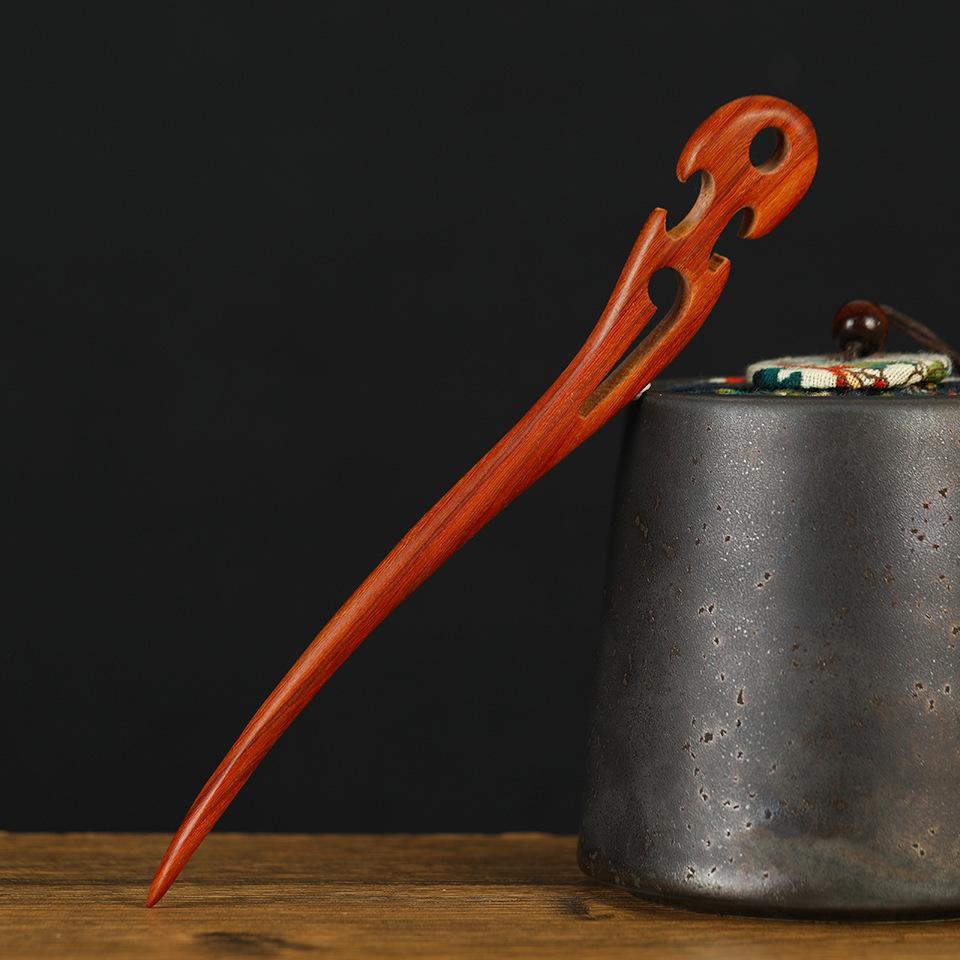 Заколка из красного сандалового дерева для прически-пучка: Элегантный древнекитайский стиль