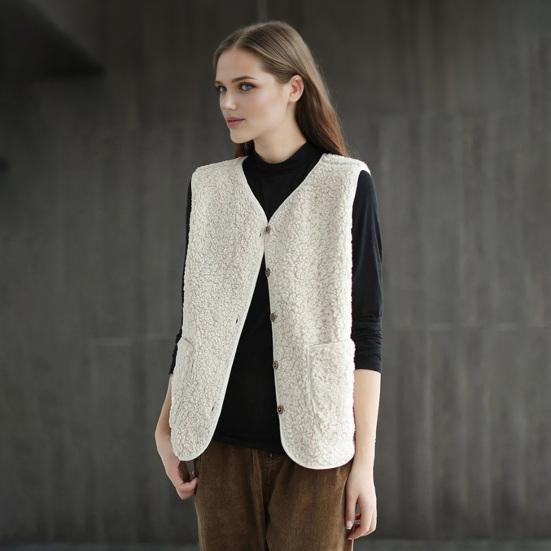 Women's Fleece Vest Button Down Sleeveless Jacket with Pockets Casual Oversized Fuzzy Vest Fall Winter Outerwear