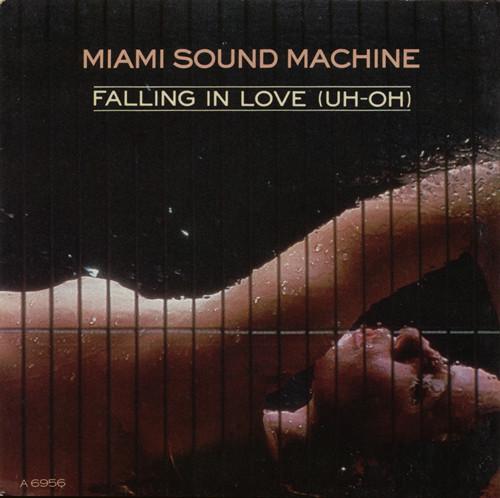 7-дюймовая пластинка MIAMI SOUND MACHINE - Влюбляюсь (Ой-ой) A6956 Эпик 1986 UK Танцевальная и электронная музыка Б/у