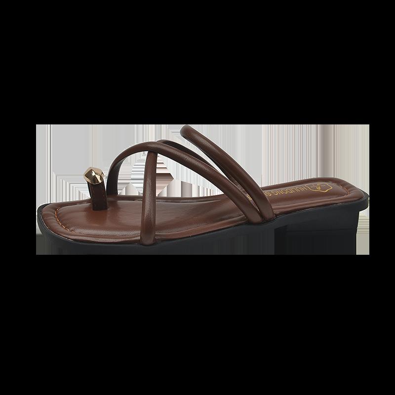 Women Retro Brown Metal Decor Thong Flip Flops Summer Low Heel Outdoor Sandals