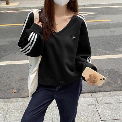 Черная толстовка с V-образным вырезом, тремя полосками, вышитыми бабочками, с длинными рукавами для женщин на раннюю осень, свободный и непринужденный топ