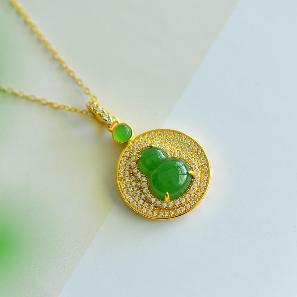 Hotan Jade Jasper S925 Silver Inlaid Jasper Spinach Green Jade Gourd Fulu Pendant Necklace for Women with Certificate