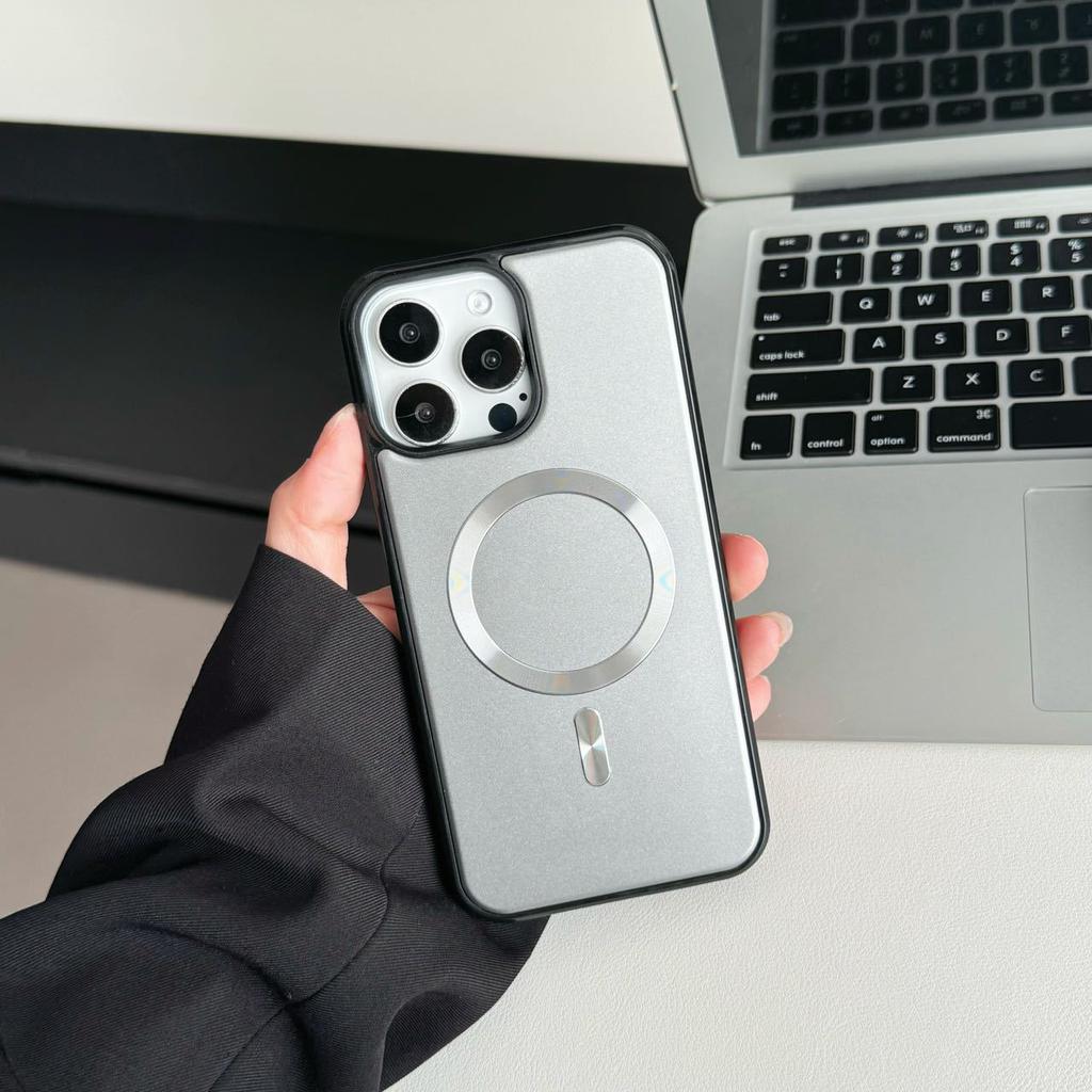 Золотой щит подходит для iPhone16 однотонный чехол с рисунком CD и магнитной присоской, приятный на ощупь, чехол Apple 16PM с намагничиванием, защитный чехол «два в одном» 15