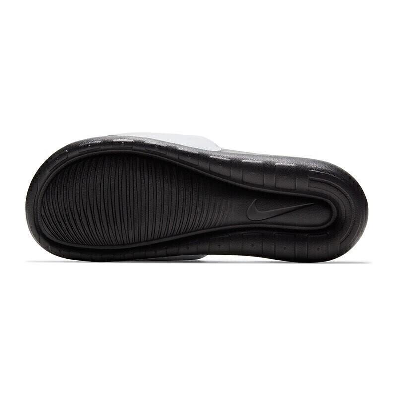 Nike Шлепанцы VICTORI ONE