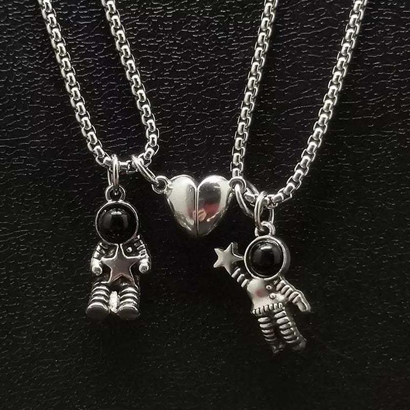 1Pair Spaceman Magnetic Pendant Necklace Astronaut Star Necklace Couple Necklace