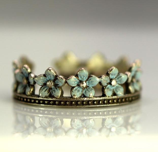 Набор колец в виде цветочной короны в стиле ретро