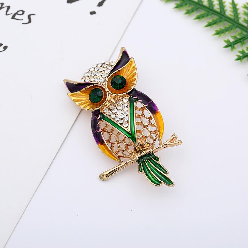 Брошь с инкрустацией из жемчуга и животного - мультяшный стиль, сплав, бижутерия в виде капли масла, для женщин