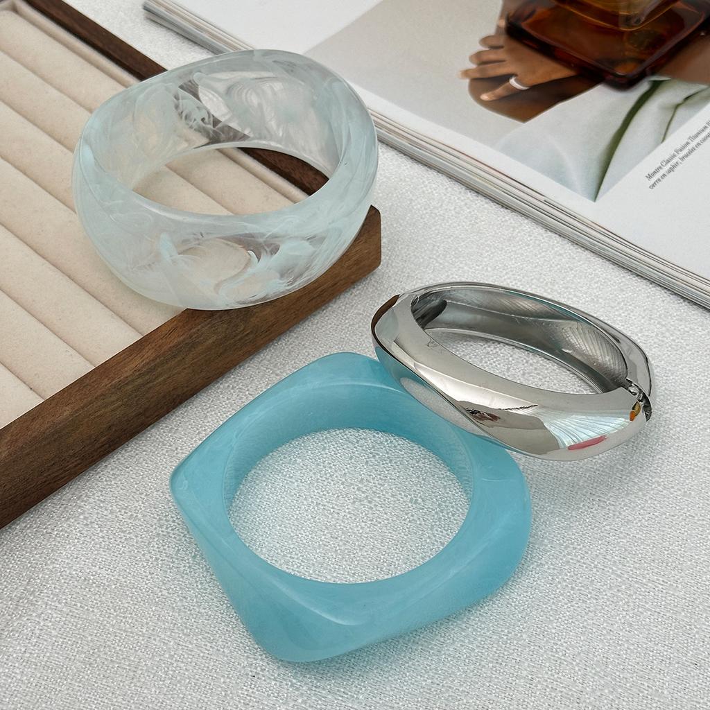 Ingemark 3 Styles Boho Irregular Resin Chunky Bangles for Women Y2K Vintage Glossy Geometric Wide Bracelets Hand Jewelry Gift